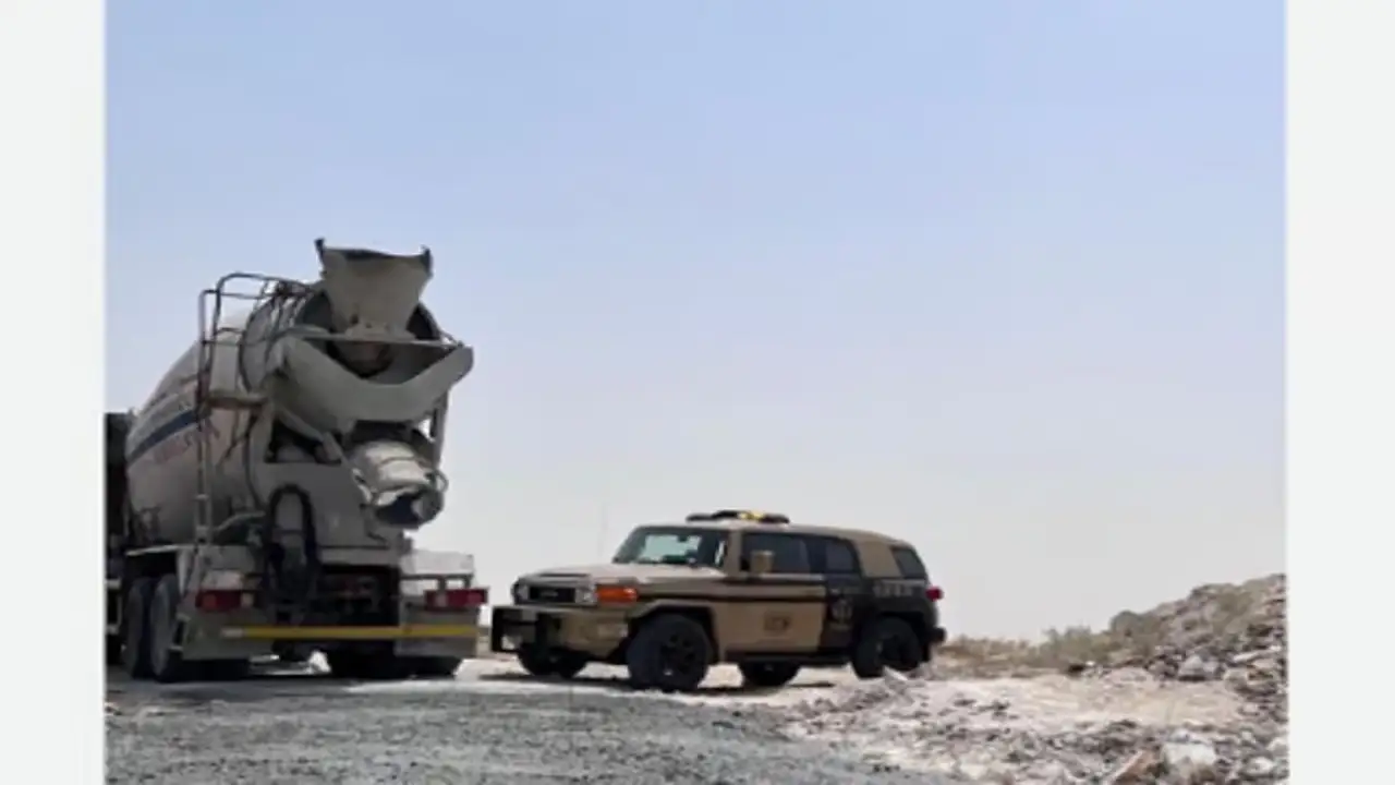 ضبط مقيمين بنجلاديشيين بالشرقية لتورطهم في تفريغ مواد خرسانية بشكل مخالف
